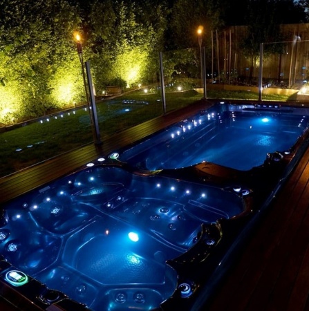 Плавательный спа бассейн Vortex Spas Hydrozone Exterme Плавательный спа бассейн Vortex Spas Hydrozone Exterme