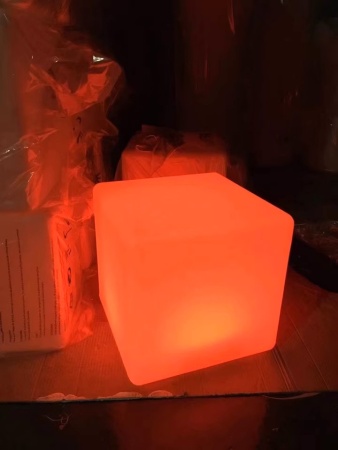 Светильник Куб 10 с питанием от АКБ, RGB